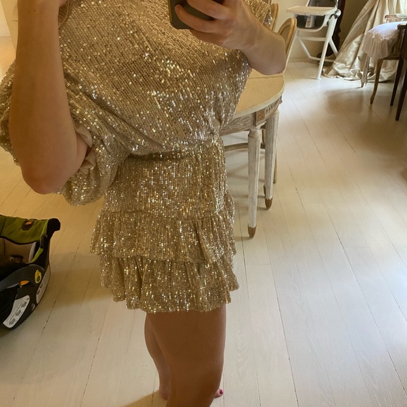 LAST ONE! Stunning sequin set - Picture 7 of 14